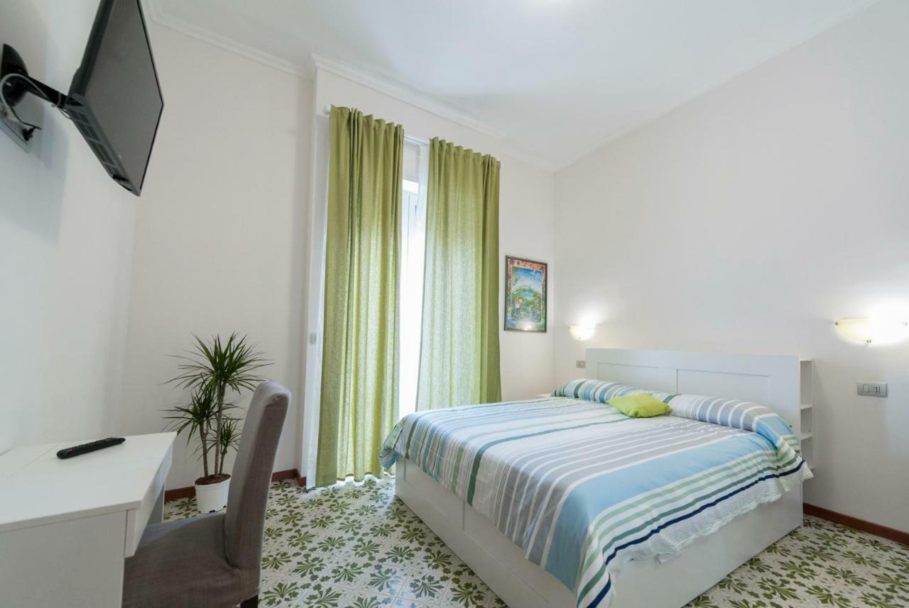 Bed & Breakfast Antonello ซาแลร์โน ภายนอก รูปภาพ