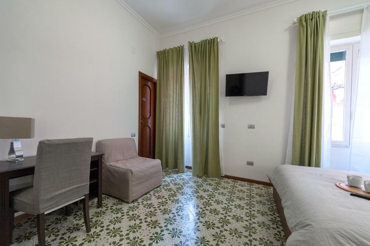 Bed & Breakfast Antonello ซาแลร์โน ภายนอก รูปภาพ
