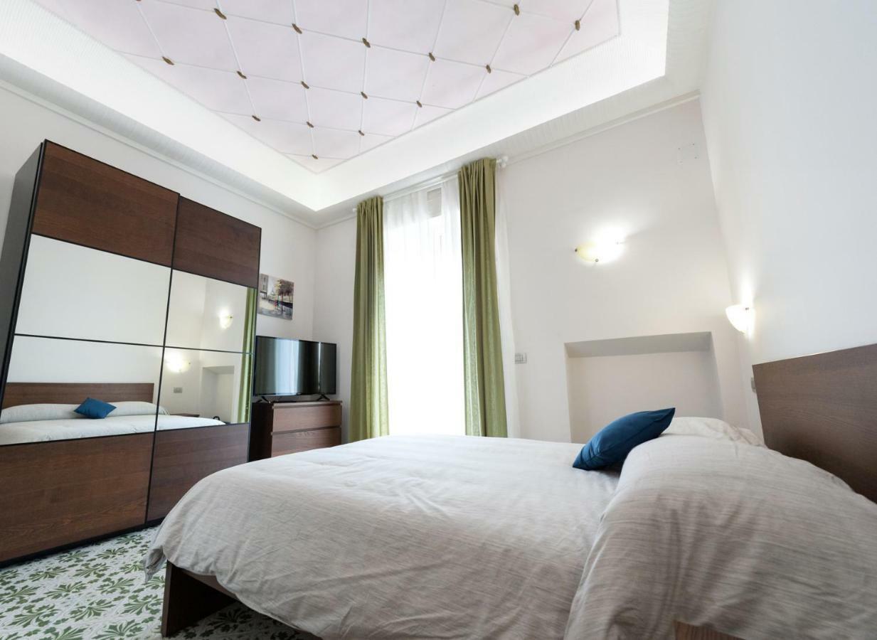 Bed & Breakfast Antonello ซาแลร์โน ภายนอก รูปภาพ