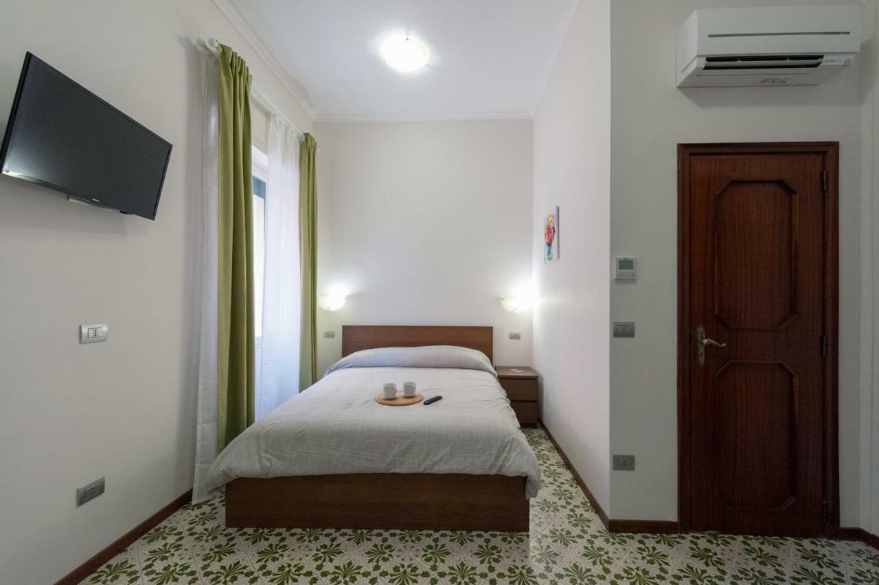 Bed & Breakfast Antonello ซาแลร์โน ภายนอก รูปภาพ
