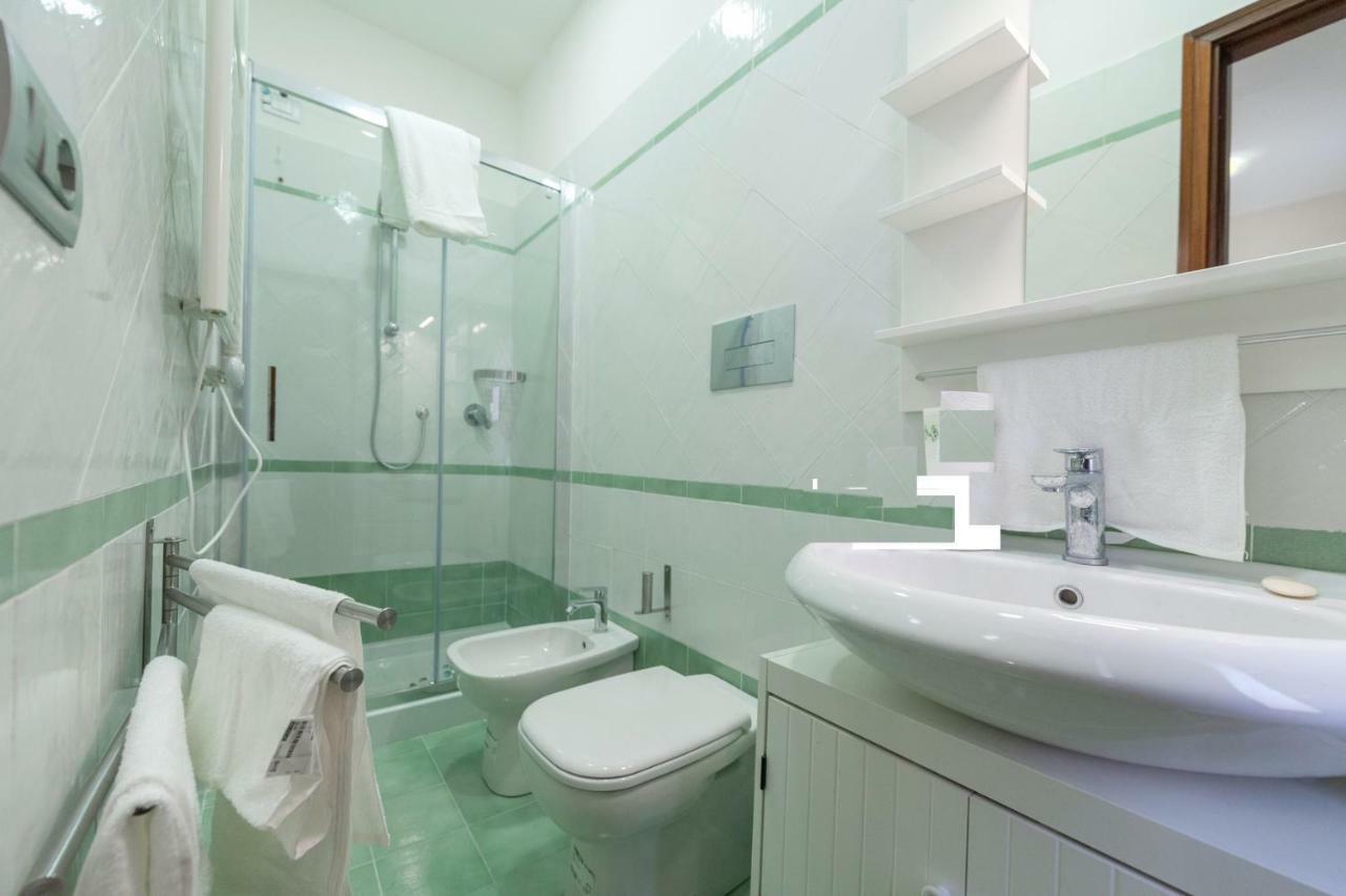 Bed & Breakfast Antonello ซาแลร์โน ภายนอก รูปภาพ